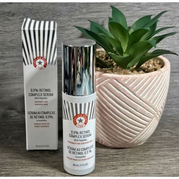 First Aid Beauty 0.3% Retinol Complex Peptides Serum NEW MSRP $48 Vegan 1st AID - Picture 2 of 12